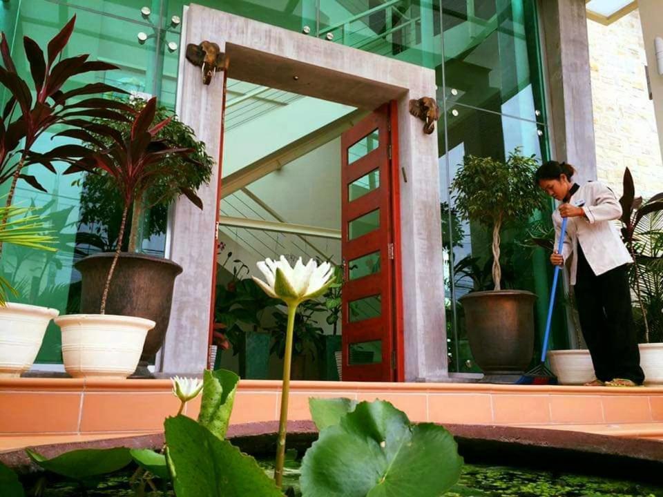 Deluxx Boutique Hotel Сиануквиль Экстерьер фото