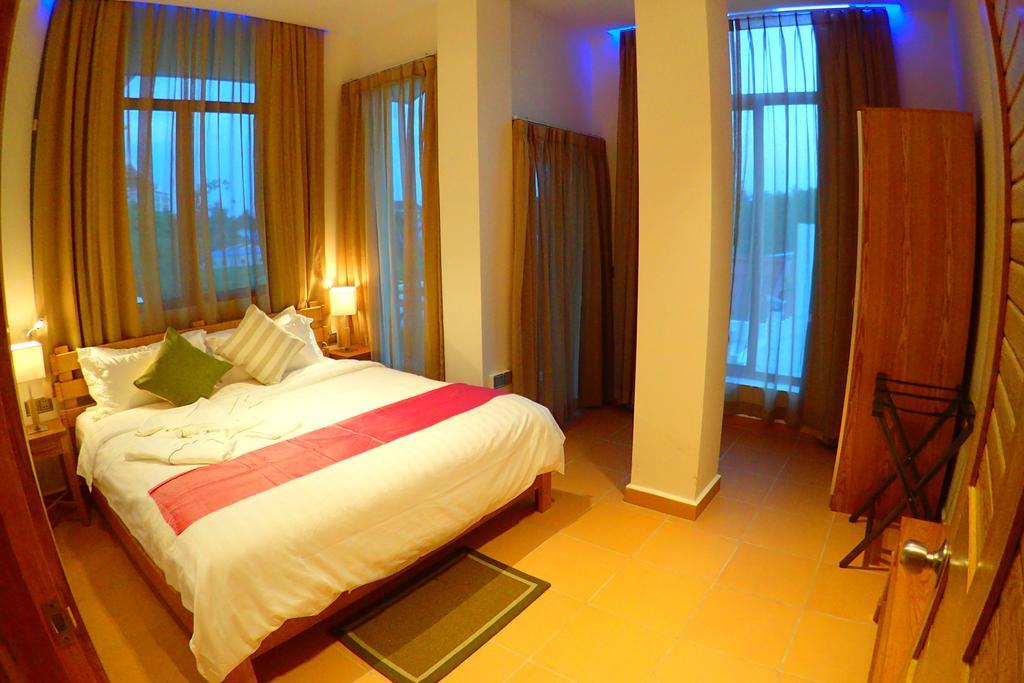 Deluxx Boutique Hotel Сиануквиль Номер фото