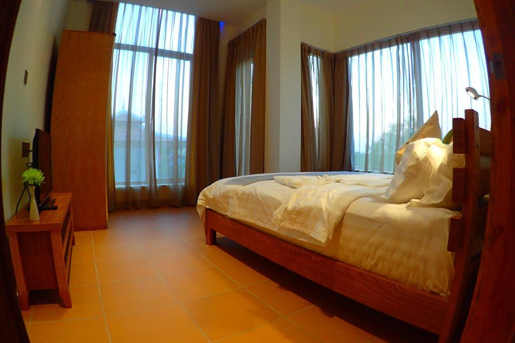 Deluxx Boutique Hotel Сиануквиль Номер фото